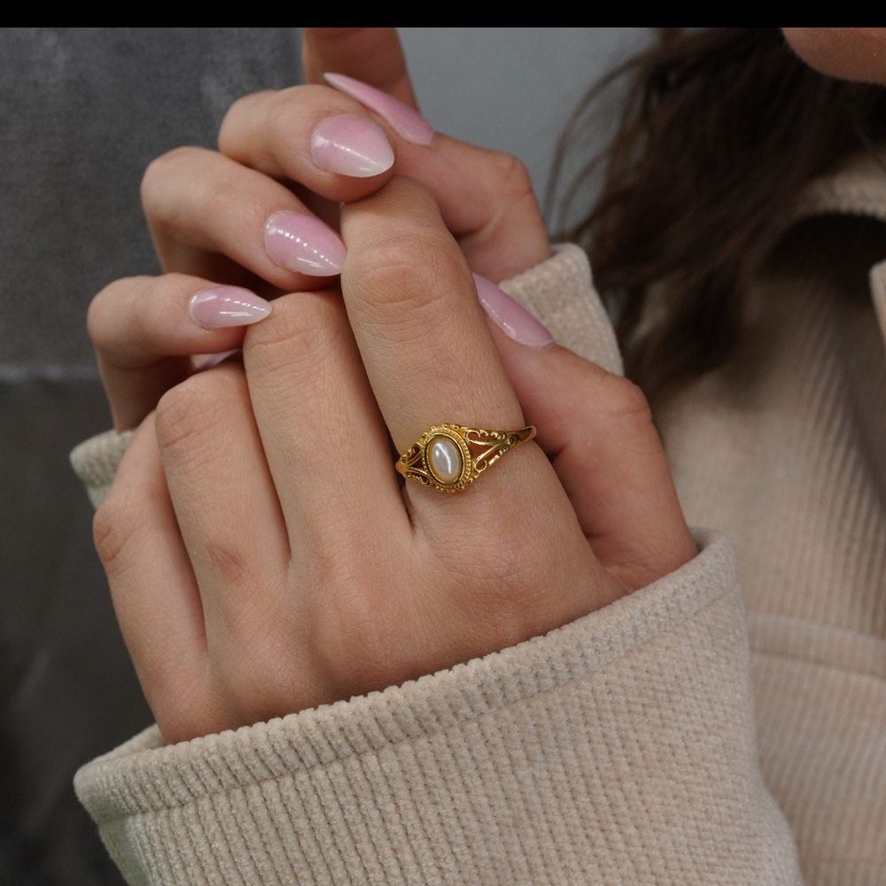 Pearl Ring 18K Gold Plated Stainless Steel Size 6,7,8 available